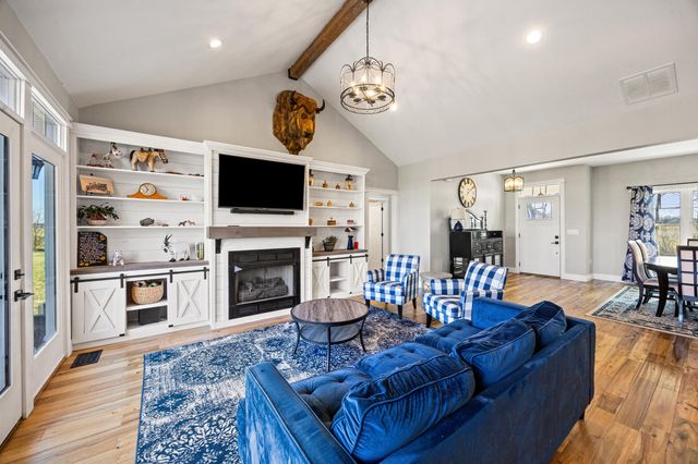 622 Lillards Ferry Road, Versailles, KY 40383