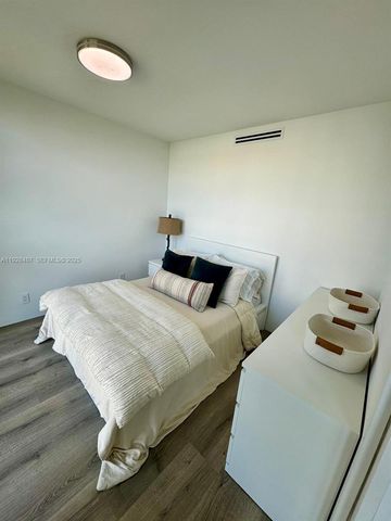 1121 Crandon Blvd E1001, Key Biscayne, FL 33149