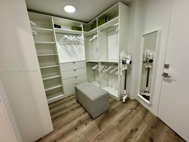 1121 Crandon Blvd E1001, Key Biscayne, FL 33149