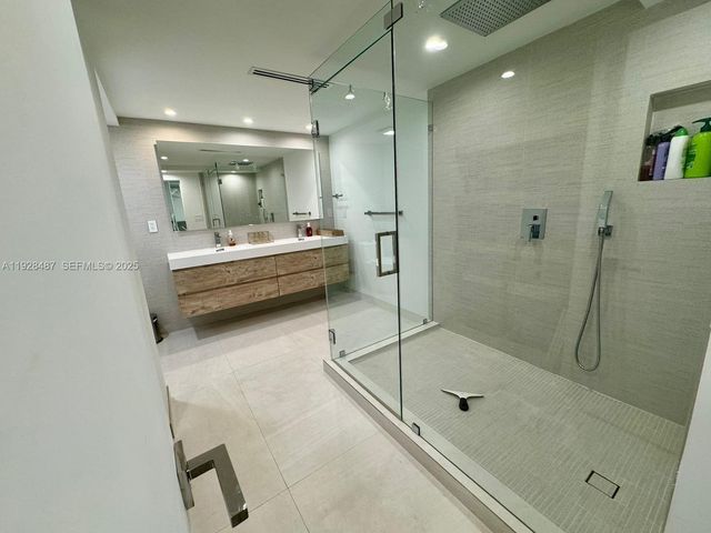 1121 Crandon Blvd E1001, Key Biscayne, FL 33149