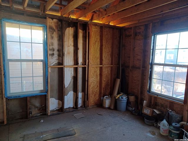 213 Pendleton Ave, San Antonio, TX 78204