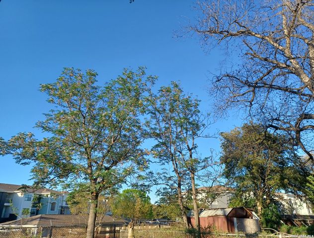 213 Pendleton Ave, San Antonio, TX 78204