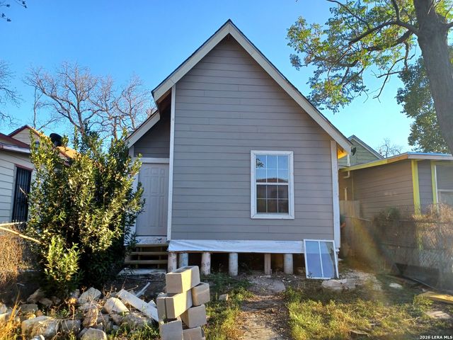 213 Pendleton Ave, San Antonio, TX 78204