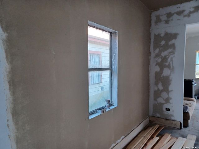 213 Pendleton Ave, San Antonio, TX 78204