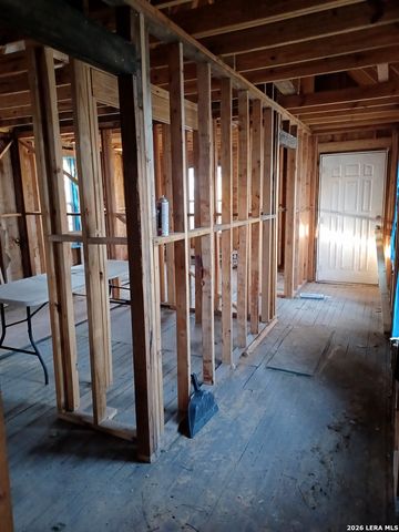 213 Pendleton Ave, San Antonio, TX 78204