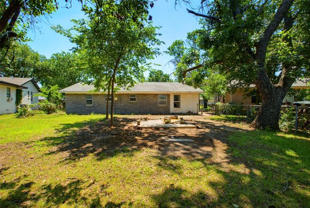361 N Shore Place, Lewisville, TX 75067