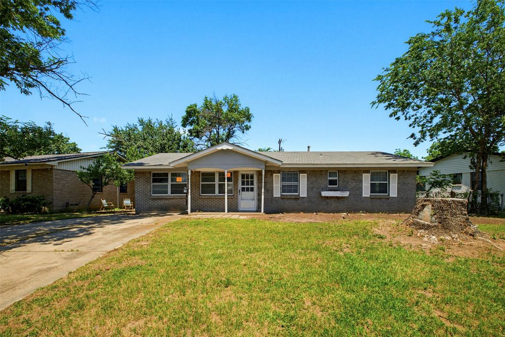 361 N Shore Place, Lewisville, TX 75067