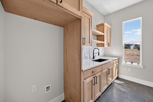 18213 Gregg Bluff RD, Jonestown, TX 78645