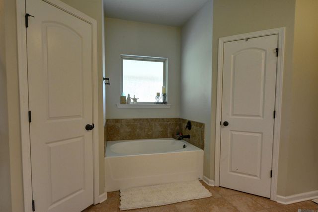 26594 Old Barnwood Dr, Denham Springs, LA 70726