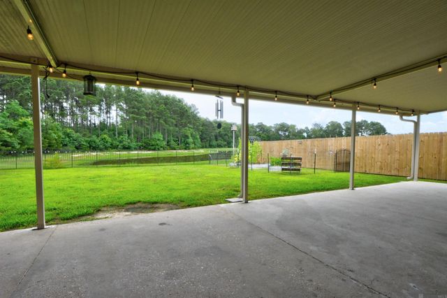 26594 Old Barnwood Dr, Denham Springs, LA 70726