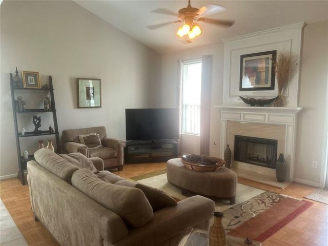 2348 Holden Way NW, Kennesaw, GA 30144