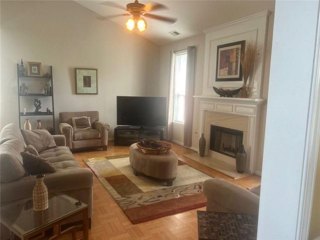 2348 Holden Way NW, Kennesaw, GA 30144