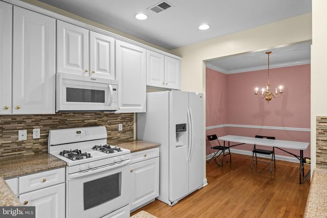 145 CHANCELLOR DR, Woodbury, NJ 08096