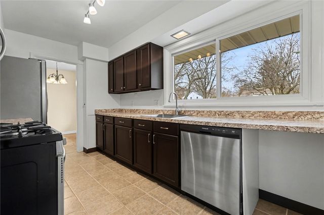 222 West Craig Hill Drive, Greece, NY 14626