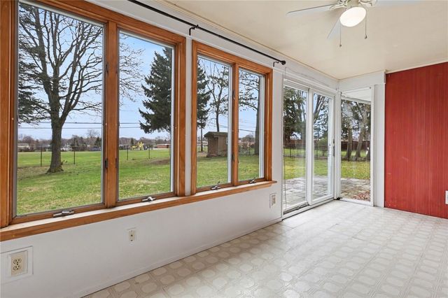 222 West Craig Hill Drive, Greece, NY 14626