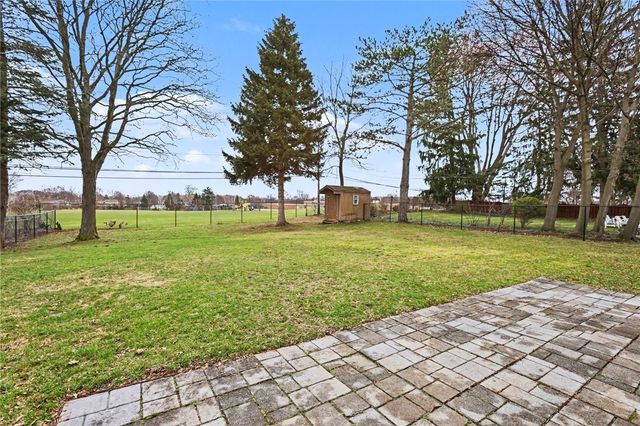 222 West Craig Hill Drive, Greece, NY 14626