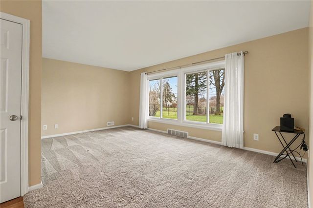 222 West Craig Hill Drive, Greece, NY 14626