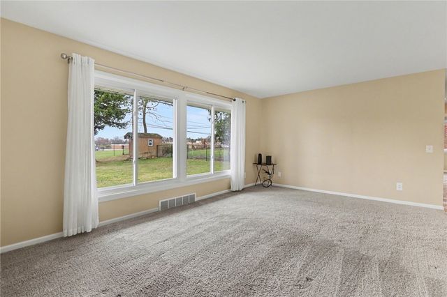 222 West Craig Hill Drive, Greece, NY 14626