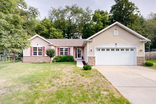 204 Woodland Preserve, Johnson Creek, WI 53094