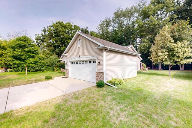 204 Woodland Preserve, Johnson Creek, WI 53094