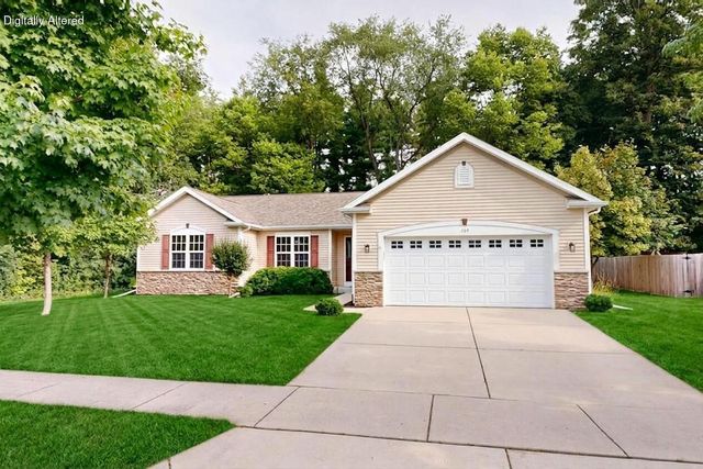 204 Woodland Preserve, Johnson Creek, WI 53094