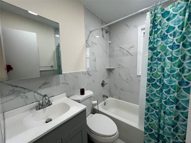 40 Firwood Road A, Port Washington, NY 11050