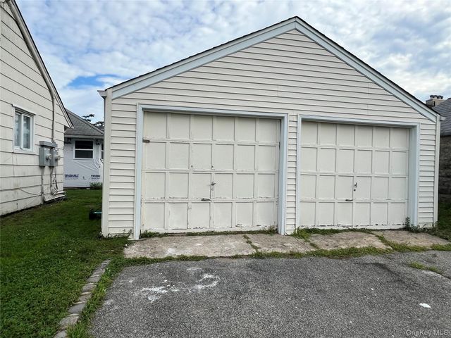 40 Firwood Road A, Port Washington, NY 11050