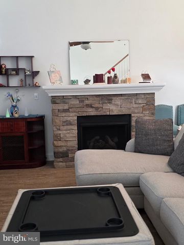 202 MISSION LN, Levittown, PA 19054