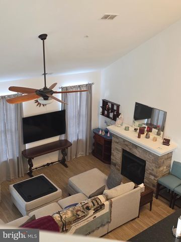 202 MISSION LN, Levittown, PA 19054