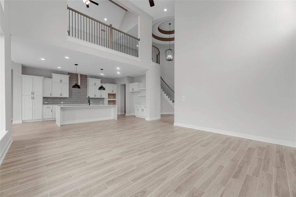 Image 3 of property listing at 4918 Carina Street, Richmond, TX 77469