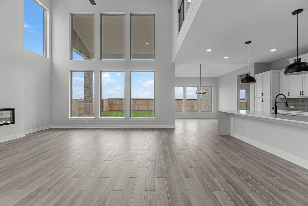 Image 4 of property listing at 4918 Carina Street, Richmond, TX 77469