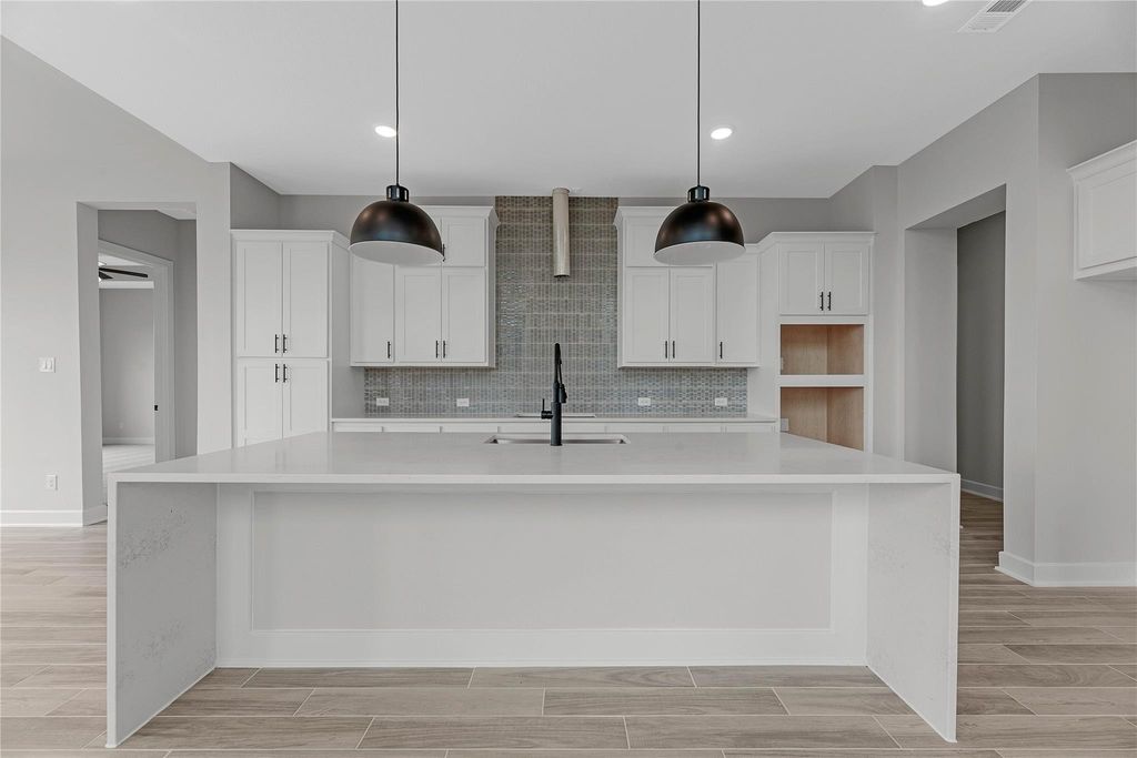 Image 5 of property listing at 4918 Carina Street, Richmond, TX 77469