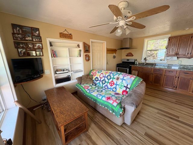 63750 E 240 Road, Grove, OK 74344