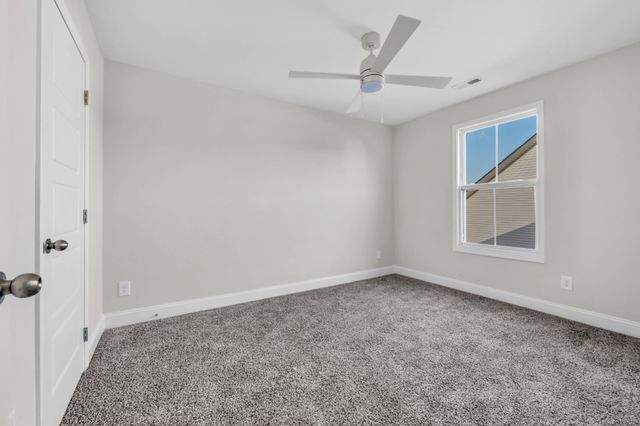2716 Brewster Dr, Clarksville, TN 37042