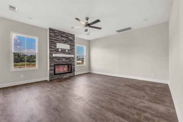 2716 Brewster Dr, Clarksville, TN 37042