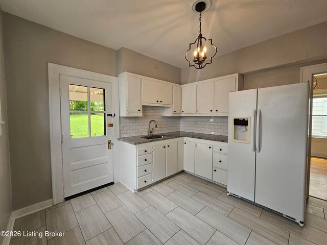 1032 Reasor Ave, Louisville, KY 40217