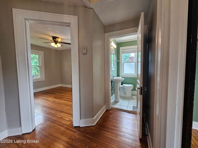 1032 Reasor Ave, Louisville, KY 40217