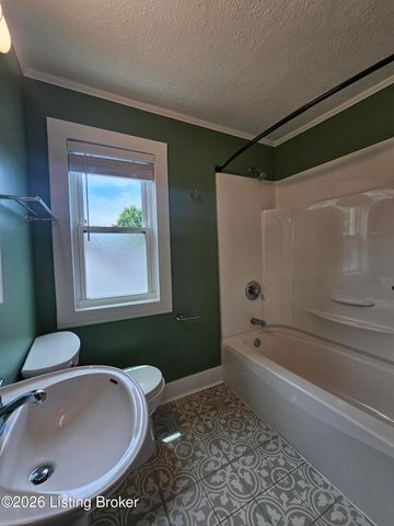 1032 Reasor Ave, Louisville, KY 40217