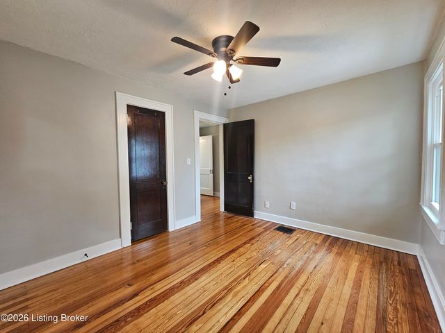1032 Reasor Ave, Louisville, KY 40217