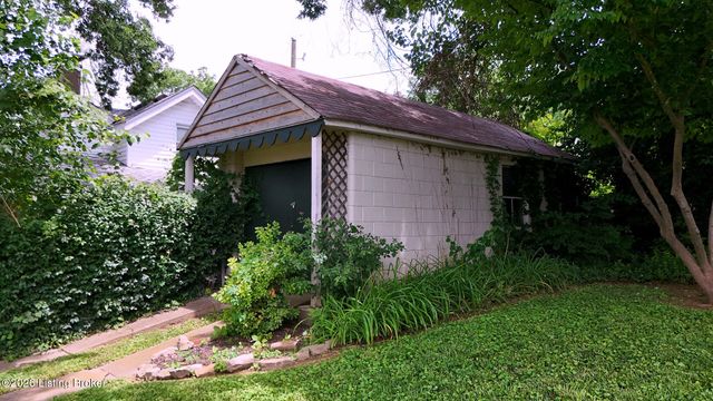 1032 Reasor Ave, Louisville, KY 40217
