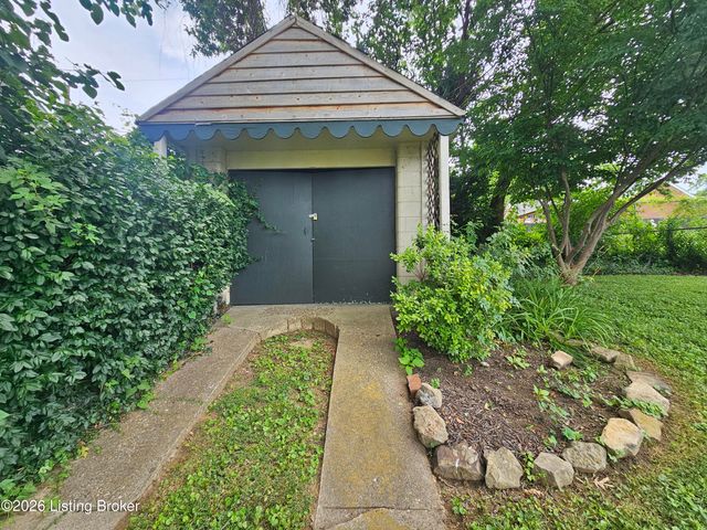 1032 Reasor Ave, Louisville, KY 40217