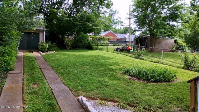 1032 Reasor Ave, Louisville, KY 40217