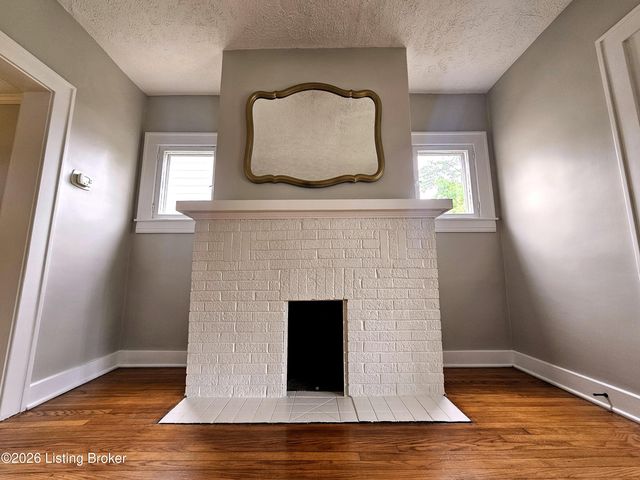 1032 Reasor Ave, Louisville, KY 40217