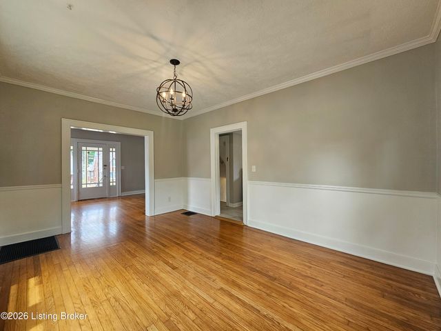 1032 Reasor Ave, Louisville, KY 40217