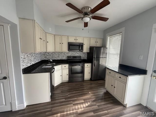 1012 Bates Street, St Louis, MO 63111