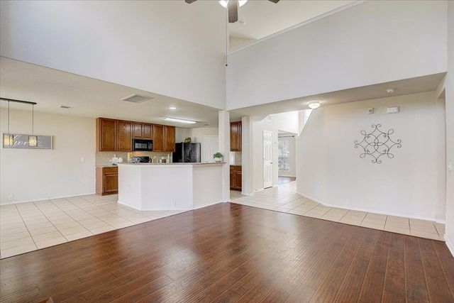 537 Golden Creek DR, Round Rock, TX 78665