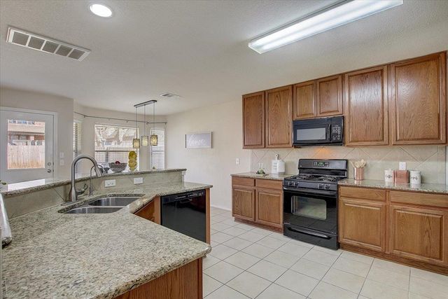 537 Golden Creek DR, Round Rock, TX 78665