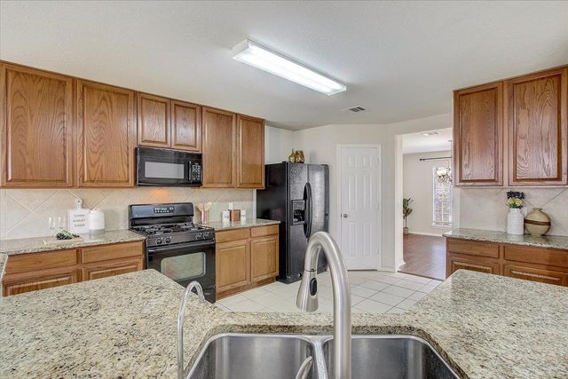 537 Golden Creek DR, Round Rock, TX 78665