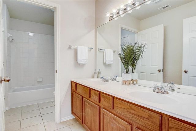 537 Golden Creek DR, Round Rock, TX 78665