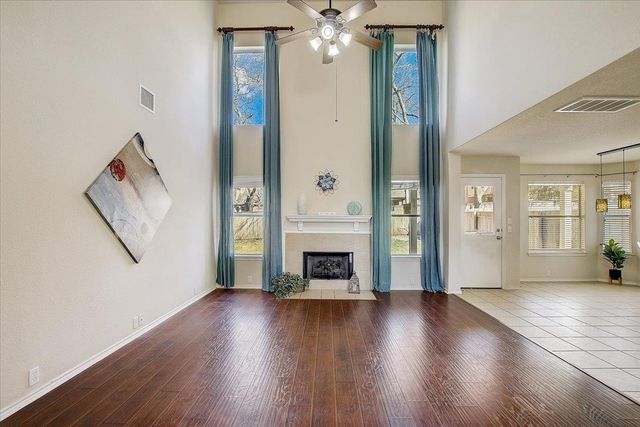 537 Golden Creek DR, Round Rock, TX 78665